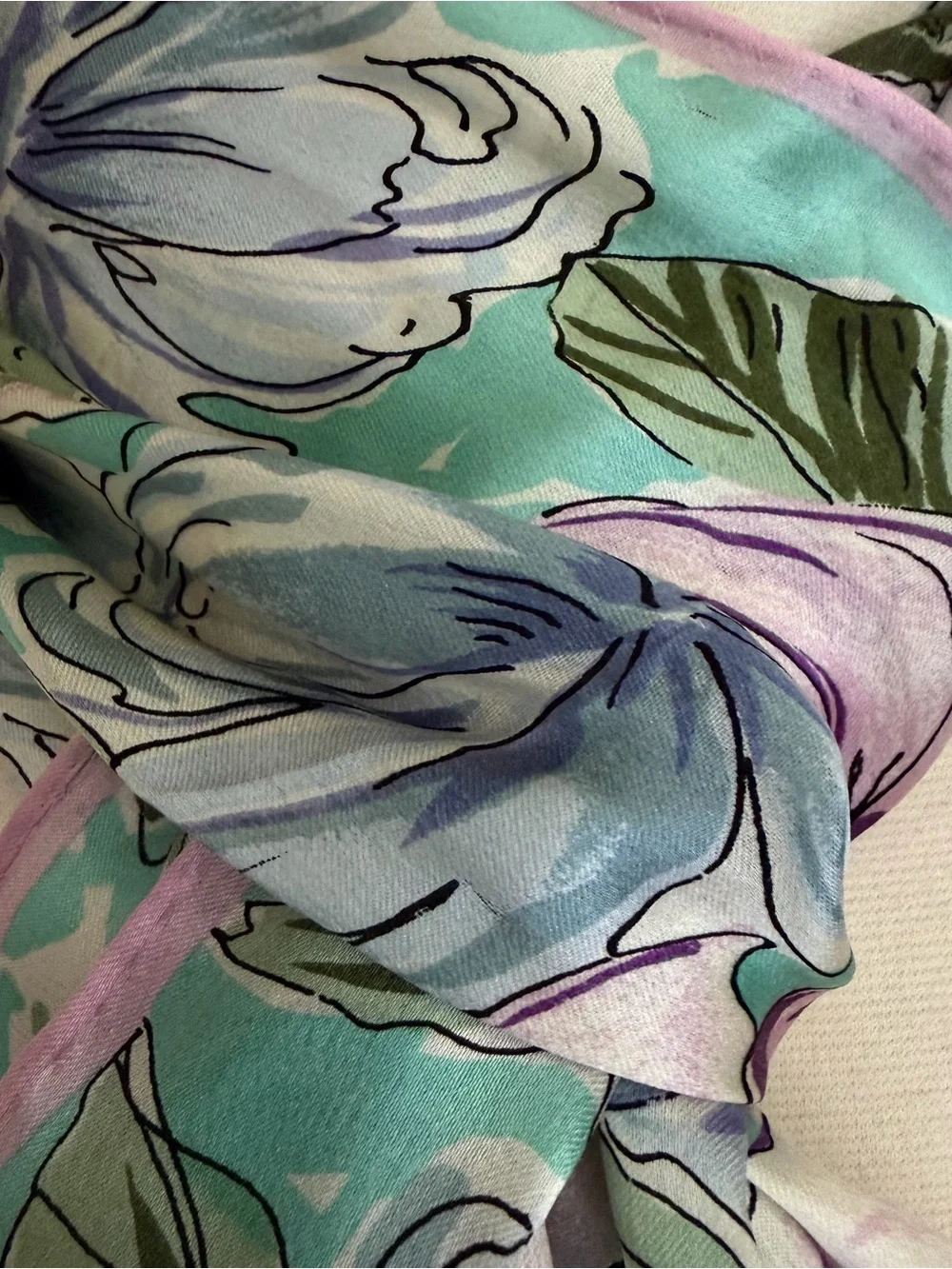 Oscar de la Renta 100% Silk Floral Scarf Made in Japan 11x52